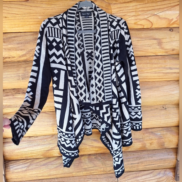 Tribal Sweater cardigan - Picture 3 of 11